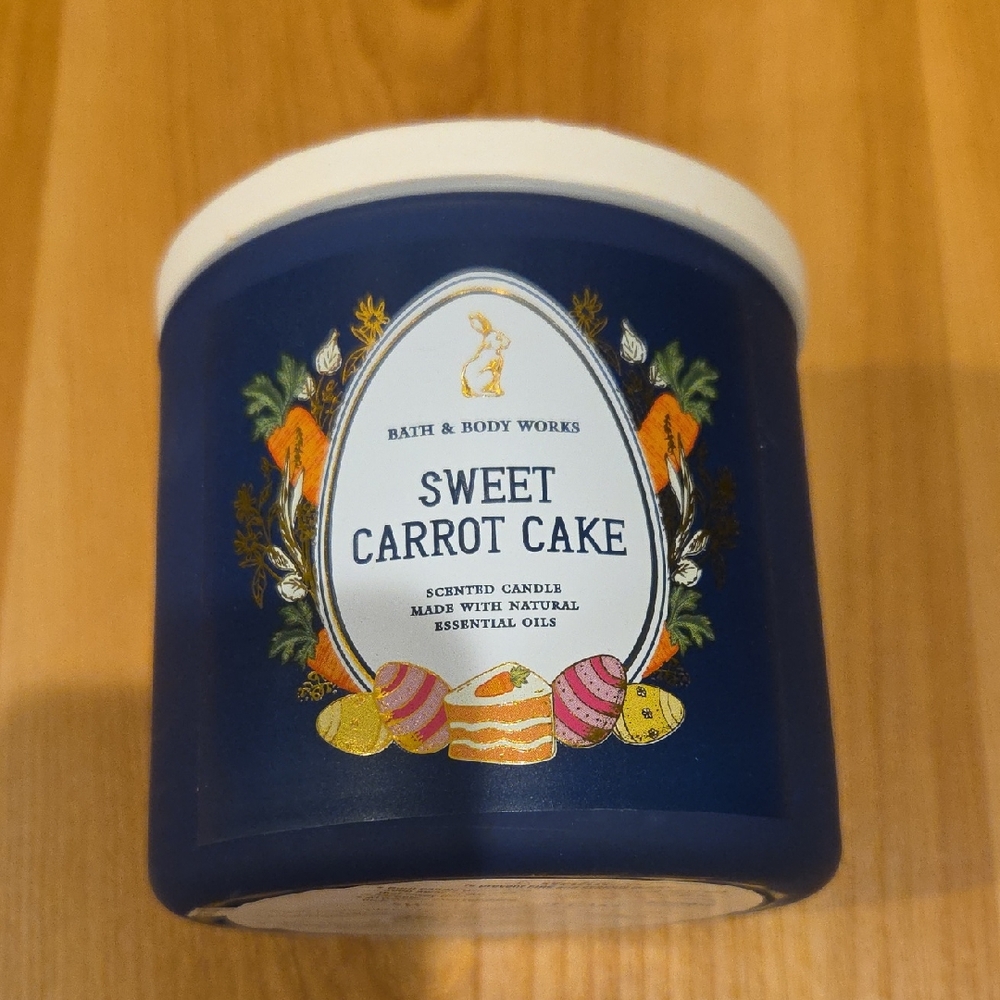 Bath & Body Works Sweet Carrot Cake Candle